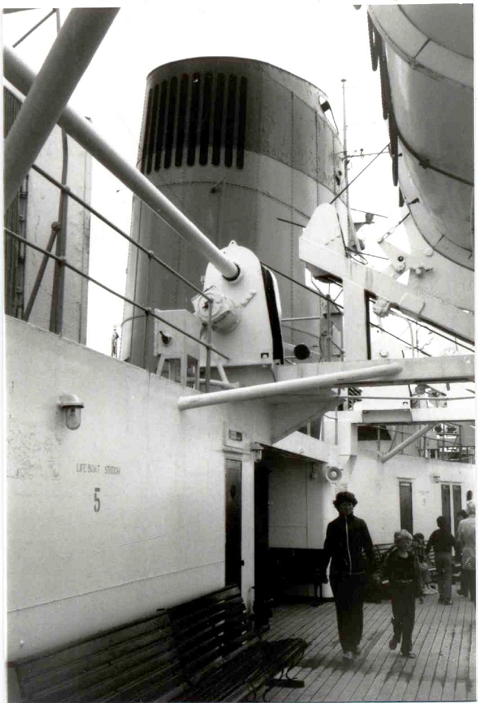 19810618 MAID OF KENT'S Last Voyage from Cherbourg to Southampton 03.jpg